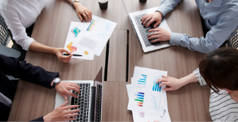 理論と経験に基づく根本原因の特定