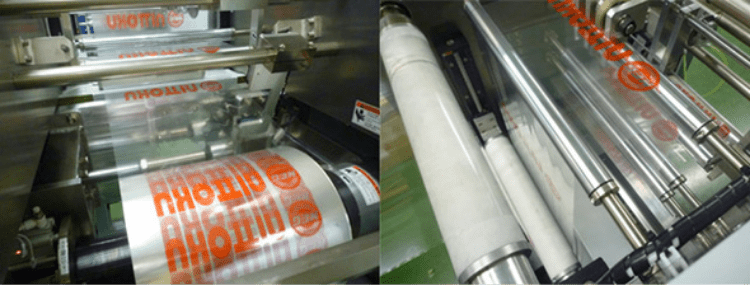 稼働中のフィルム/ウェブ搬送装置(R2R)